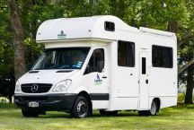 Freedom Path Explorer 6 Berth Auto Freedom Path Explorer 6 Berth Auto